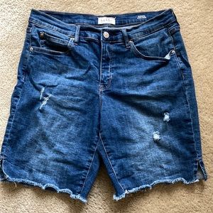 Size 10 Nicole Miller Soho High Rise Shorts.